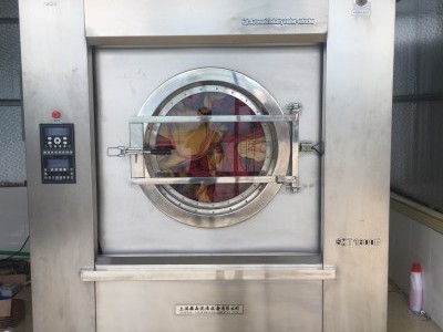 Tại Sao Khách Sạn Resort Nên Sử Dụng Máy Giặt Công Nghiệp