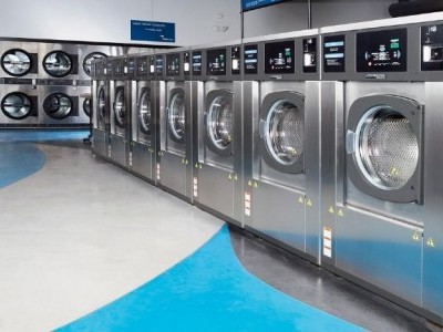 Máy giặt công nghiệp khác máy giặt gia đình như thế nào?