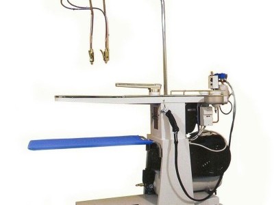 Máy tẩy điểm thiết bị không thể thiếu trong giặt công nghiệp