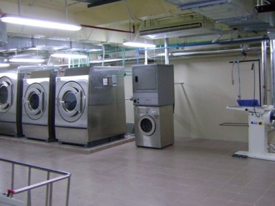 Mua máy giặt công nghiệp giá rẻ cần lưu ý những điều gì