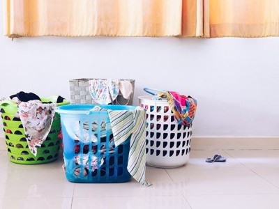 Nên giặt quần áo vào mùa mưa như nào để tránh ẩm mốc?