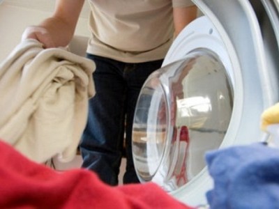 5 cách giặt quần áo không bị nhăn khi giặt bằng máy giặt