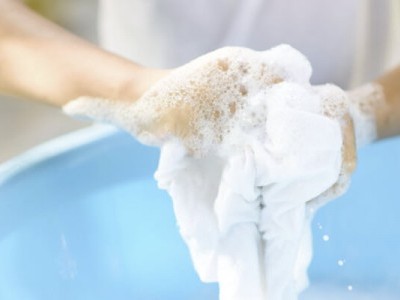 An toàn khi sử dụng thuốc tẩy quần áo tại nhà