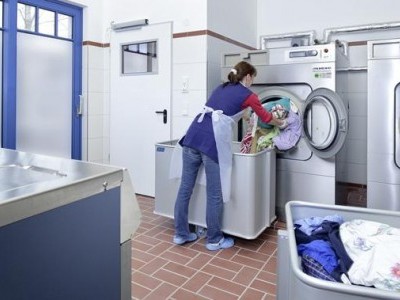 Bố trí thiết bị và xây dựng quy trình giặt sấy là cho phòng giặt của khách sạn