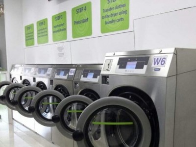 Phân vân giữa máy giặt công nghiệp mới và cũ