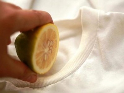 Mẹo đánh bay 5 loại vết bẩn khó ưa trên quần áo