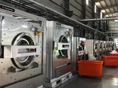 Máy Giặt Công Nghiệp Cần Bao Lâu Để Hoàn Thành Một Mẻ Giặt?